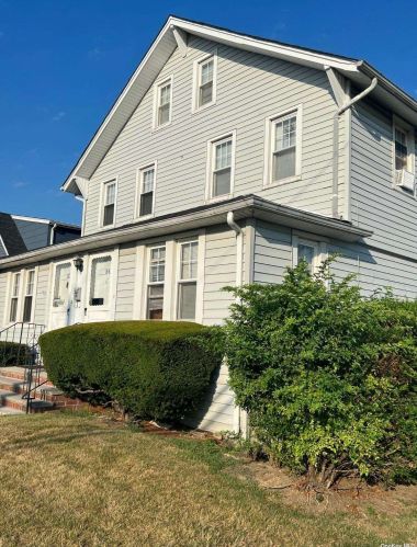84 Rockaway Pkwy, Valley Stream, NY 11580-4533
