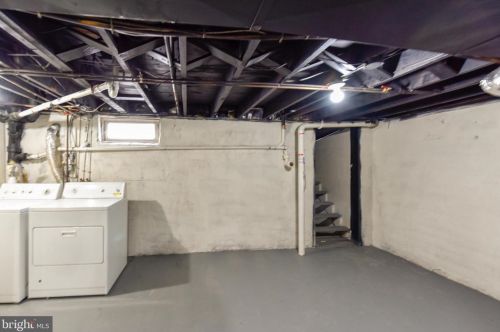 1102 Cumberland Ave, West Deptford NJ  08096-3041 exterior