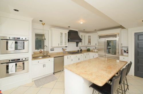 885 Randolph St, Canton MA  02021-1365 exterior