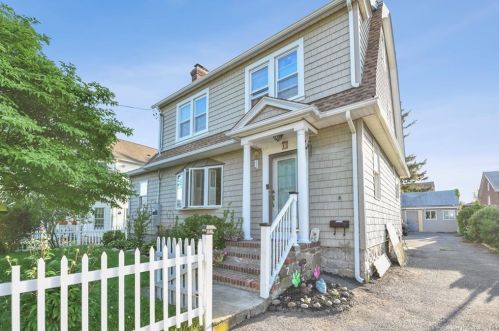 11 Willowbrook Ave, Stamford, CT 06902-7007