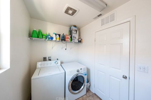 7993 Southpoint St, Chino CA  91708-7682 exterior