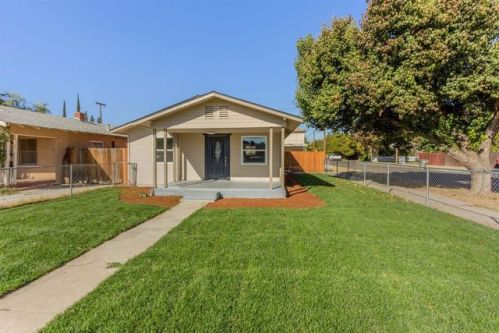 1447 Cortland Ave, Fresno, CA 93705-3303
