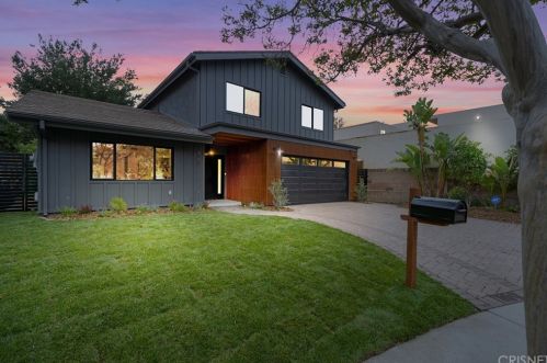 4070 Bakman Ave, North Hollywood CA  91602-3302 exterior