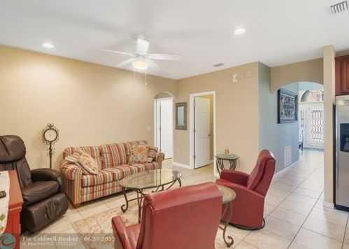 1745 Berkshire Cir, Vero Beach FL 32968-6715 exterior