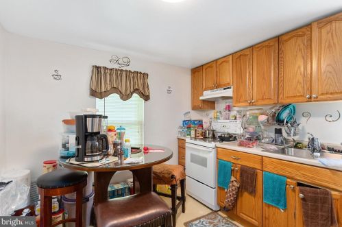 41 Roosevelt St, West Deptford NJ  08066-1028 exterior