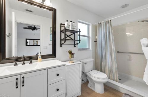 865 105 Ave, Naples FL 34108-1838 exterior