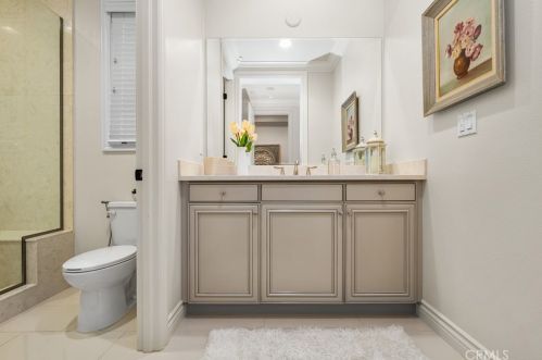 22 Shadybend, Irvine CA  92602-0844 exterior