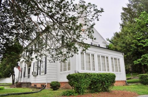 150 Highland Ave, Middletown, NY 10940-4729