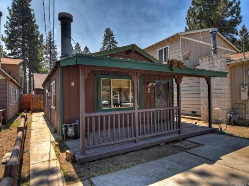926 Country Club Blvd, Big Bear City CA  92314-9048 exterior