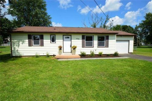 1552 Ayrault Rd, Fairport, NY 14450-9303