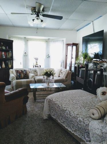 18 Simsbury St, Waterbury CT  06704-2719 exterior