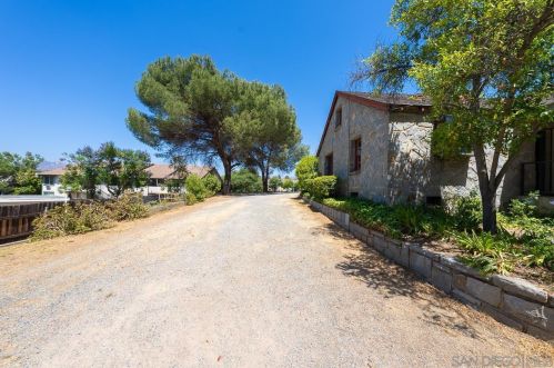 9414 Winter Gardens Blvd, Lakeside CA  92040-4541 exterior