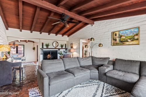 702 Chula Vis Rd, Tucson AZ 85718-1116 exterior