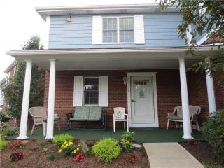 75 Hennig Dr, Pittsburgh, PA 15236-1523