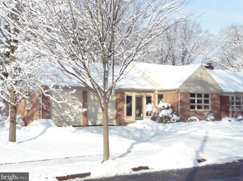 300 28th St, Camp Hill PA  17011-2801 exterior