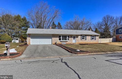 51 Covington Dr, Shrewsbury, PA 17361-1847