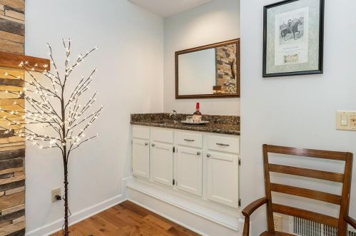2960 Wynridge Dr, Darbydale OH  43123-8706 exterior