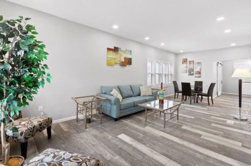 910 Hadley St, Milwaukee WI  53212-2612 exterior