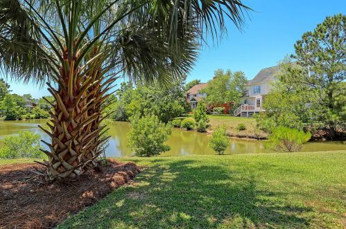 175 Oak Pt Lndg Dr, Mount Pleasant SC 29464-6279 exterior