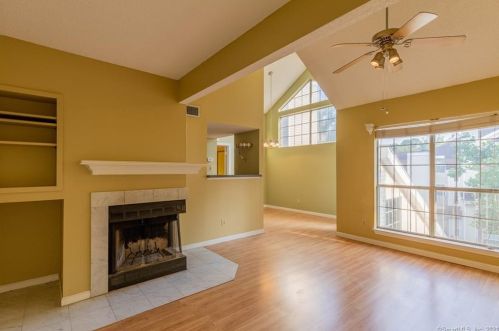264 Carriage Crossing Ln, Middletown, CT 06457-5864