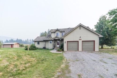 510 Williamson River Dr, Chiloquin, OR 97624-7711