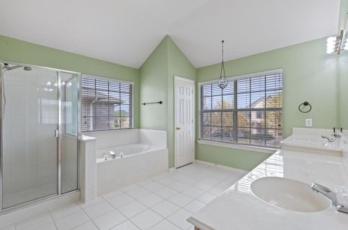 6417 Autumn Trl, Frisco TX  75056-7124 exterior