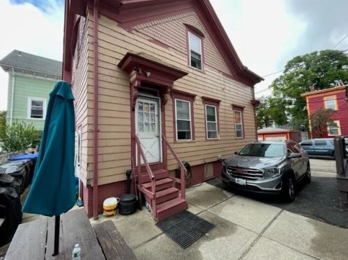 62 Candace St, Providence RI  02908-3711 exterior