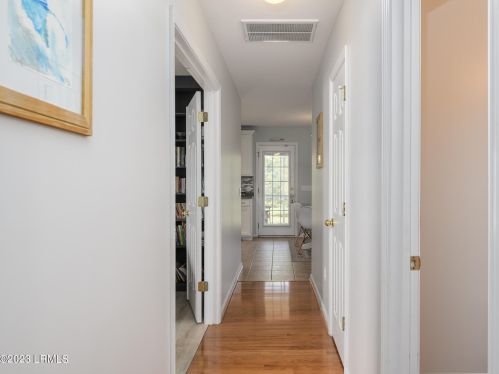 8 Waccamaw Way, Beaufort SC  29906-6002 exterior