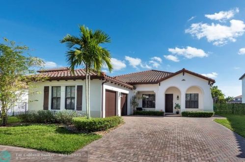 8358 30th St, Hollywood FL  33024-3190 exterior