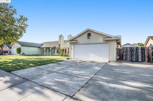 1509 Fontes Way, Oakley, CA 94561-3185