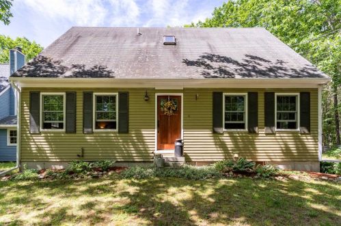 56 Fox Garrison Rd, Lee NH  03861-6338 exterior