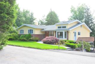 107 Lakeshore Dr, Yonkers, NY 10709-5214