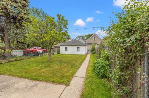 1558 22nd St, Milwaukee WI  53204-2544 exterior