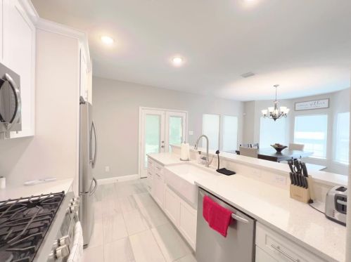 1502 Doyle Ave, Dallas TX 75203-3223 exterior