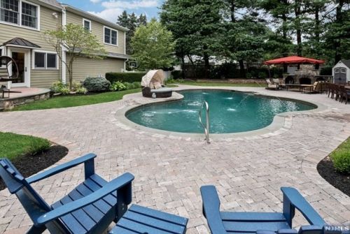 220 Allendale Ave, Allendale NJ  07401-1725 exterior