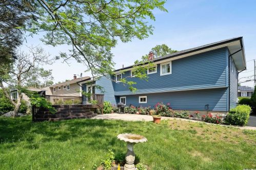 2512 April Ln, North Bellmore NY  11710-5113 exterior