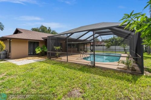 138 Friar St, Fort Pierce, FL 34983-1535