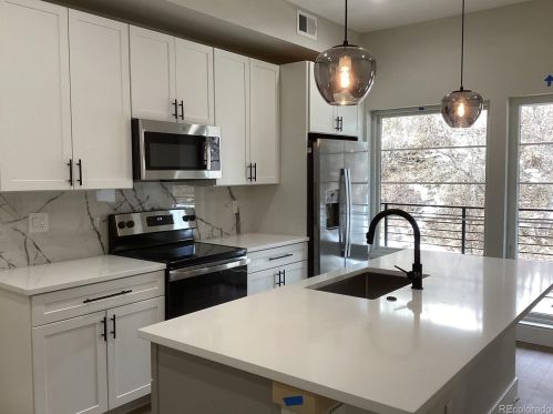 1401 Jackson St, Denver, CO 80210-2536