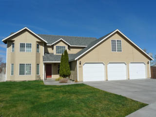 3601 Newport Pl, Kennewick, WA 99337-3823