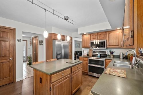 130 Maplevue Dr, Beaver Falls PA  15010-1475 exterior
