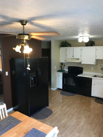 423 Merravay Dr, Florence, KY 41042-2805