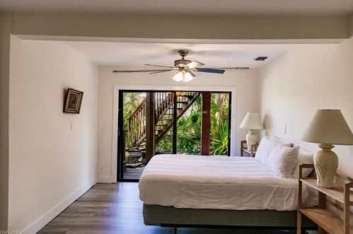 2631 Gulfview Dr, Naples FL  34112-5829 exterior