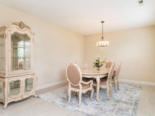 107 Vw Dr, Burlington NC  27215-4694 exterior