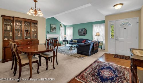 5 Winding River Rd, Lakewood NJ  08701-5734 exterior