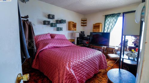 32495 Jean Dr, Union City CA  94587-5000 exterior