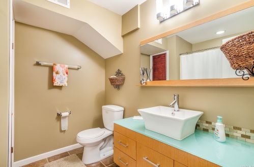 48 Meadow Pond Cir, Miller Place NY  11764-3804 exterior