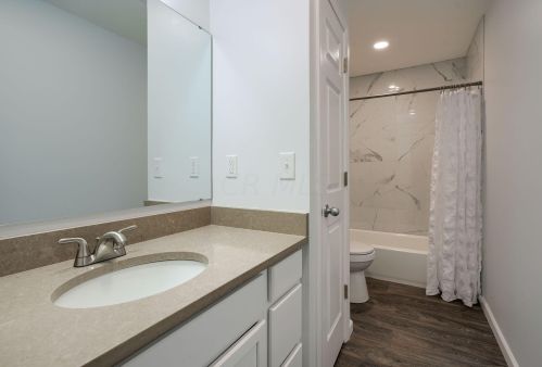 815 Lakeview Dr, Marysville OH  43040-1238 exterior