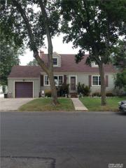 128 41st St, North Lindenhurst NY  11757-2708 exterior