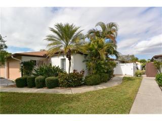 3509 Village Ct, Sarasota, FL 34231-8243