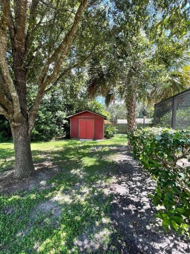 15 Seminole Dr, De Bary FL  32713-3209 exterior